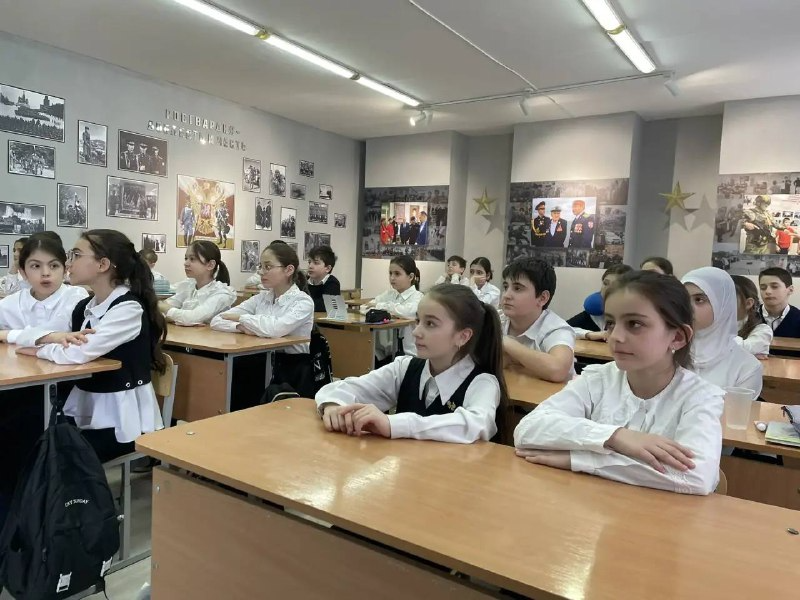 Специалисты Минцифры РД провели цифровой ликбез для учеников 5-го класса махачкалинской школы №46